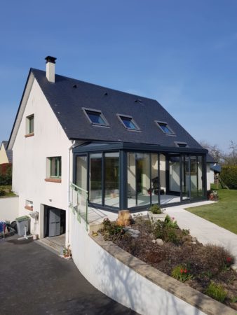 Jolie véranda Akena alu grise